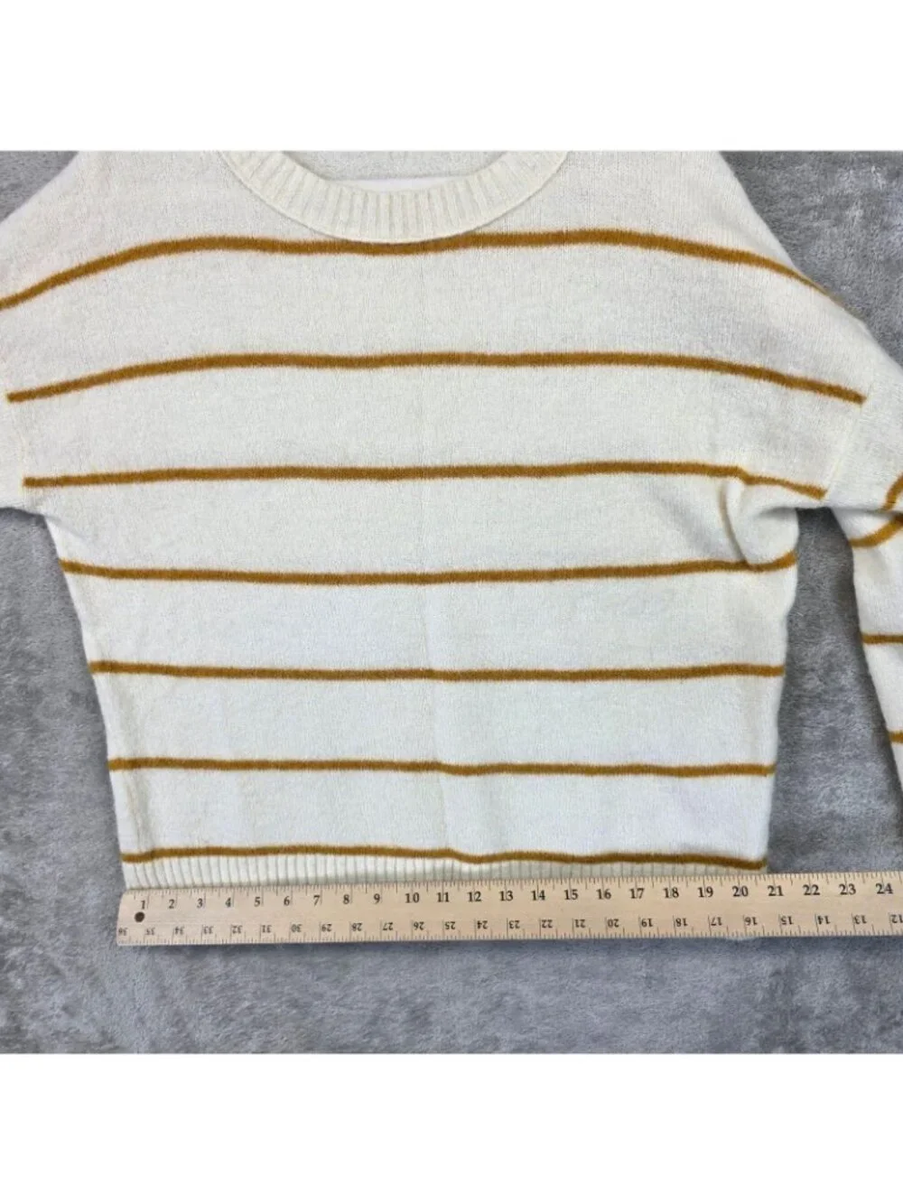 J Crew Sweater Womens M Cream Striped Soft Alpaca Crew Neck Long Sleeve Knit